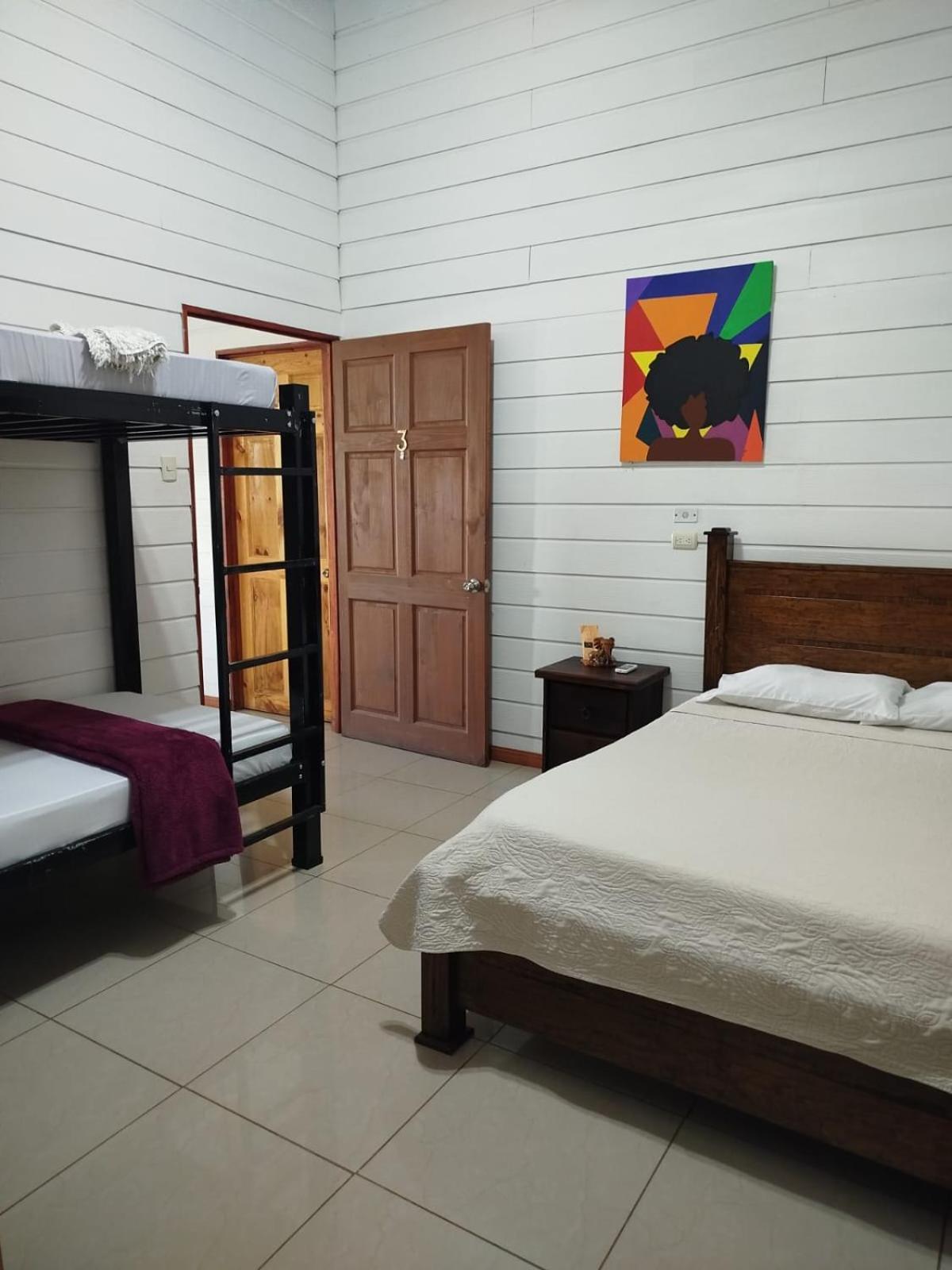Hotel Liah'S Tortuguero Εξωτερικό φωτογραφία